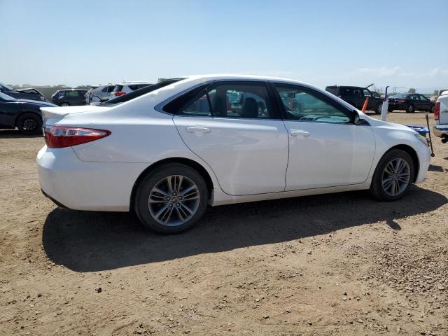 4T1BF1FK7HU378757 - 2017 TOYOTA CAMRY LE WHITE photo 3