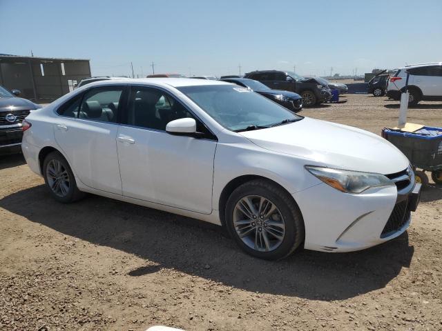4T1BF1FK7HU378757 - 2017 TOYOTA CAMRY LE WHITE photo 4