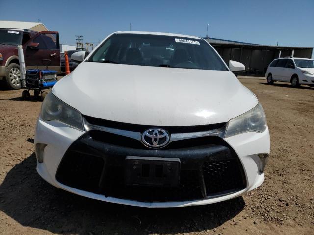 4T1BF1FK7HU378757 - 2017 TOYOTA CAMRY LE WHITE photo 5