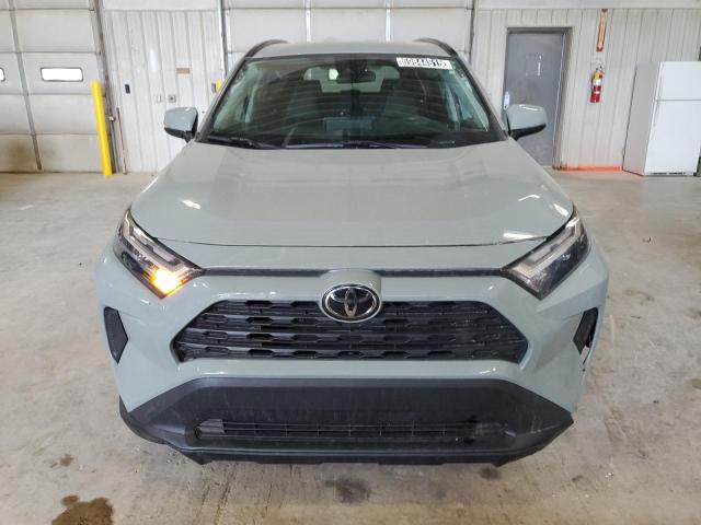2T3P1RFV0PW365500 - 2023 TOYOTA RAV4 XLE GRAY photo 5