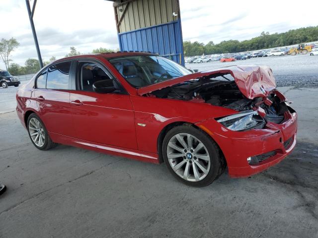 WBAPH77559NM45610 - 2009 BMW 328 I RED photo 4