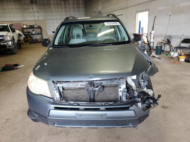 JF2SHABC8DH401528 - 2013 SUBARU FORESTER 2.5X Մոխրագույն լուսանկար 5