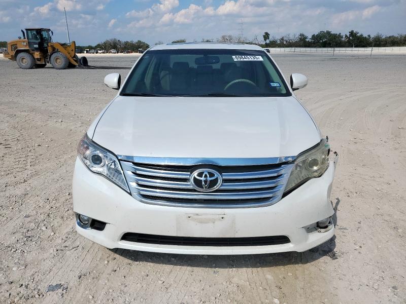 4T1BK3DB8BU428566 - 2011 TOYOTA AVALON BASE Белый фото 5