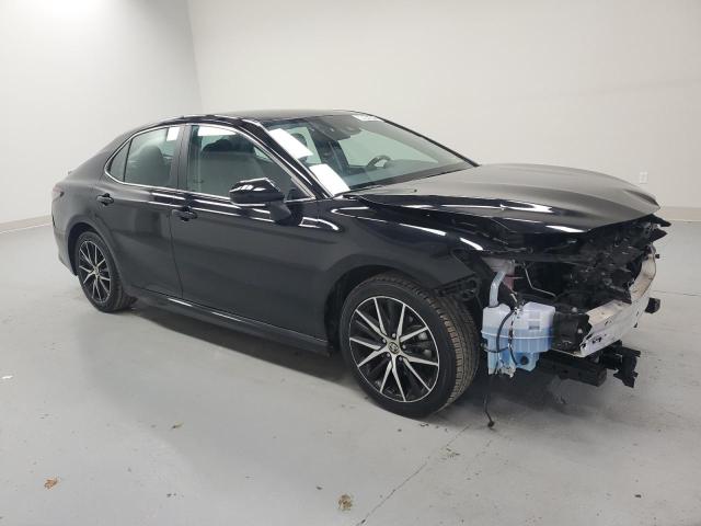 4T1G11AK7PU729290 - 2023 TOYOTA CAMRY SE NIGHT SHADE BLACK photo 4