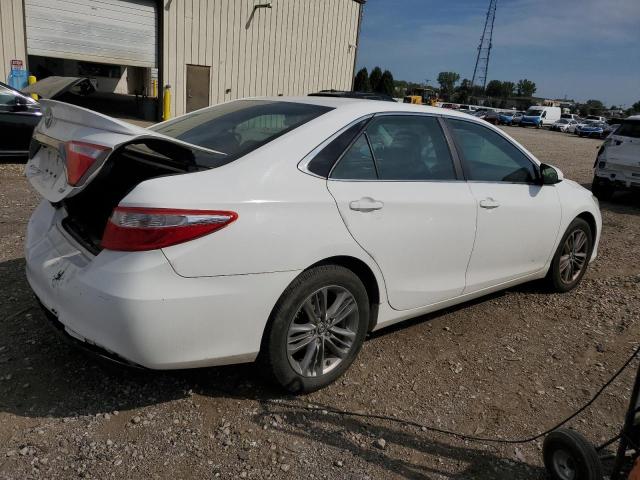 4T1BF1FK3FU985722 - 2015 TOYOTA CAMRY LE WHITE photo 3