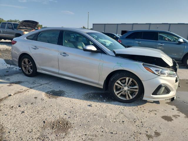 5NPE34AF9KH814659 - 2019 HYUNDAI SONATA LIMITED Srebrny zdjęcie 4