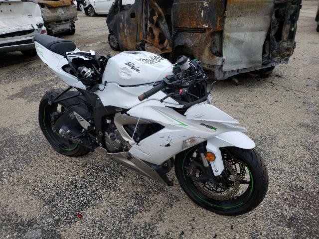 JKBZXJF12HA012204 - 2017 KAWASAKI ZX636 F WHITE photo 1