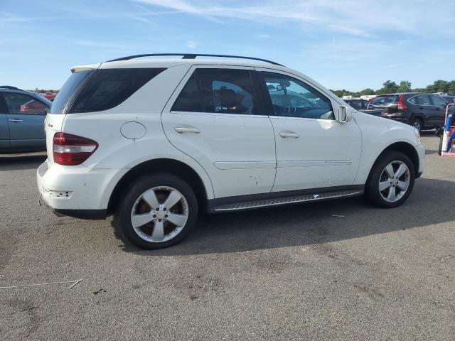 4JGBB8GB0AA544336 - 2010 MERCEDES-BENZ ML 350 4MATIC WHITE photo 3