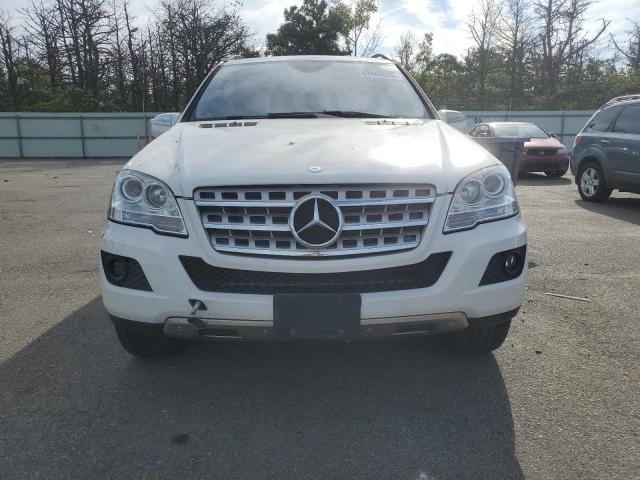 4JGBB8GB0AA544336 - 2010 MERCEDES-BENZ ML 350 4MATIC WHITE photo 5