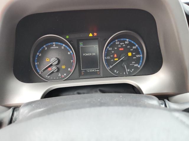 2T3WFREVXHW397628 - 2017 TOYOTA RAV4 XLE SILVER photo 9