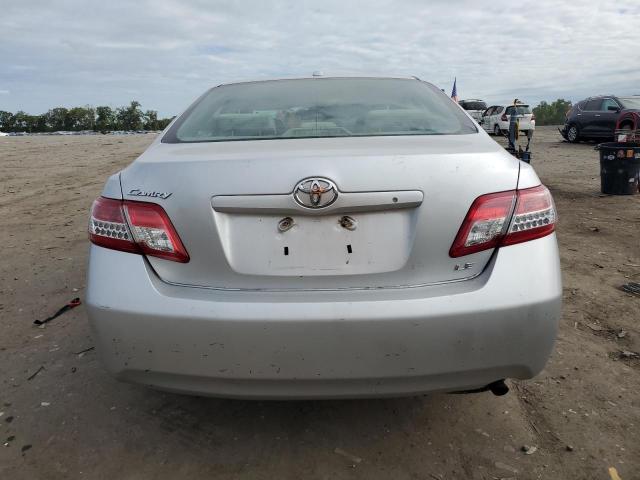 4T1BF3EK0BU138566 - 2011 TOYOTA CAMRY BASE SILVER photo 6