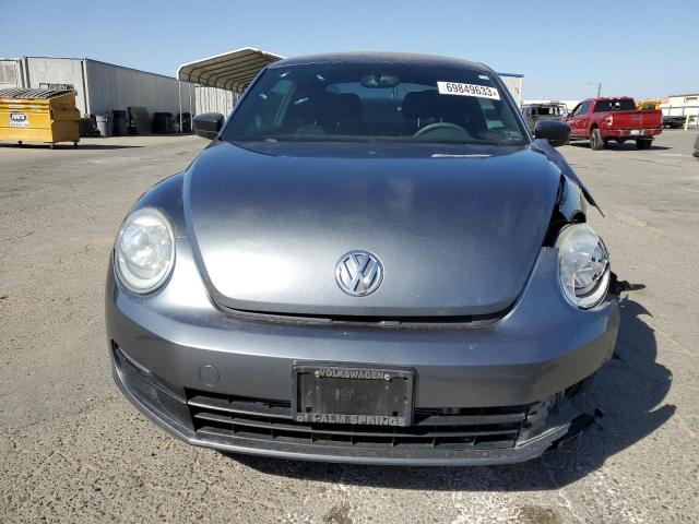 3VWFP7AT4DM619529 - 2013 VOLKSWAGEN BEETLE GRAY photo 5