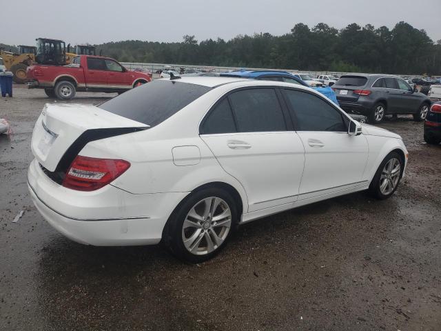 WDDGF4HB8DG113966 - 2013 MERCEDES-BENZ C 250 WHITE photo 3