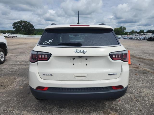 3C4NJDBB8JT207149 - 2018 JEEP COMPASS LATITUDE Biały zdjęcie 6