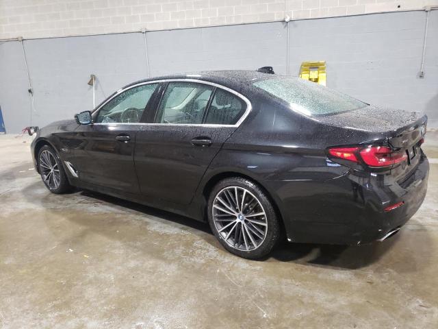 WBA33AG00NCK57985 - 2022 BMW 530XE BLACK photo 2