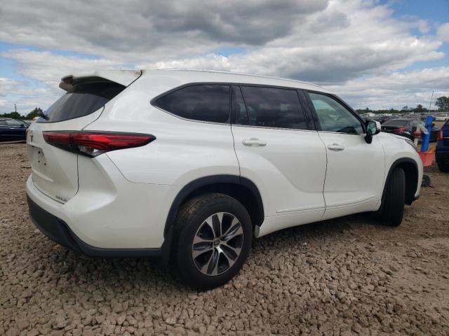 5TDGZRBH8MS060414 - 2021 TOYOTA HIGHLANDER XLE أبيض صورة 3