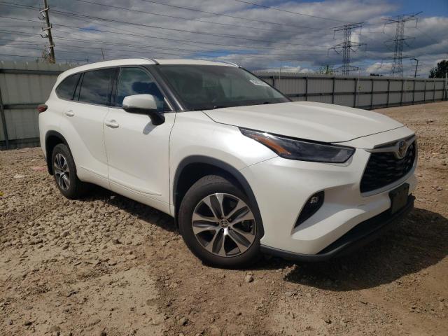 5TDGZRBH8MS060414 - 2021 TOYOTA HIGHLANDER XLE أبيض صورة 4
