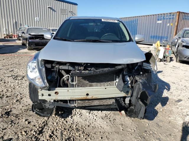 3N1CN7AP7KL841289 - 2019 NISSAN VERSA S SILVER photo 5