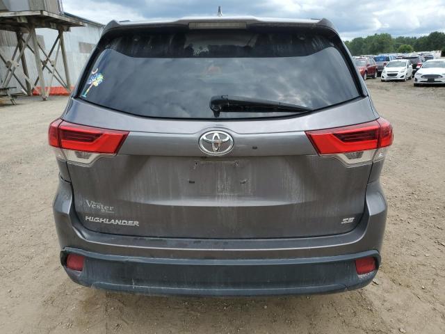 5TDKZRFH8JS536791 - 2018 TOYOTA HIGHLANDER SE ნაცრისფერი ფოტო 6