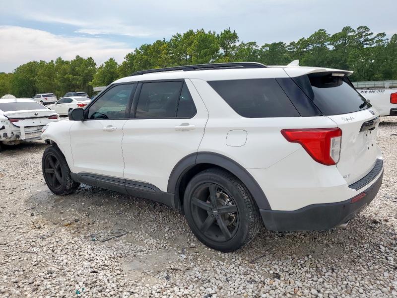 1FMSK7DH8MGA94407 - 2021 FORD EXPLORER XLT WHITE photo 2