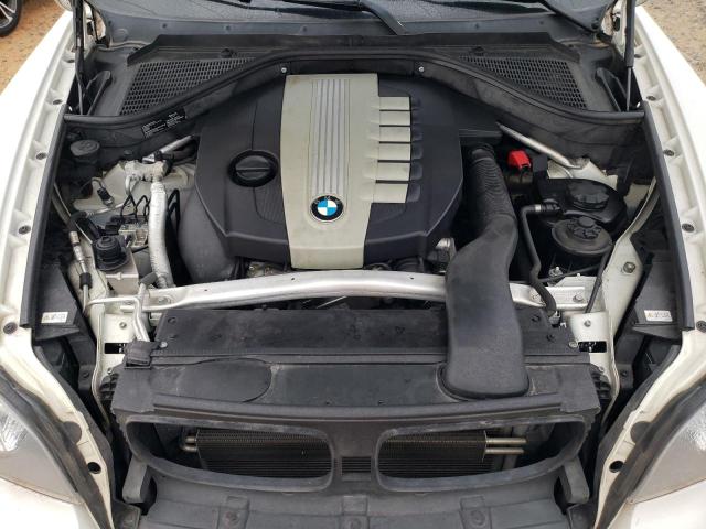 5UXZW0C54D0B90406 - 2013 BMW X5 XDRIVE35D WHITE photo 11