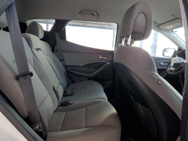 5XYZT3LB7GG360934 - 2016 HYUNDAI SANTA FE S WHITE photo 11