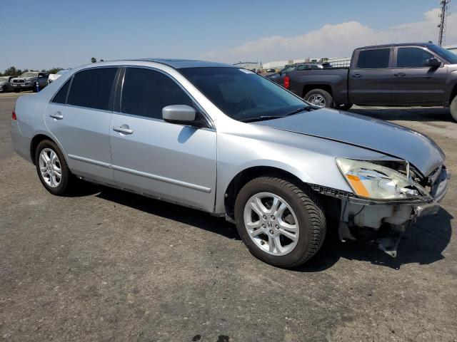 1HGCM568X7A137030 - 2007 HONDA ACCORD EX 银色 照片 4