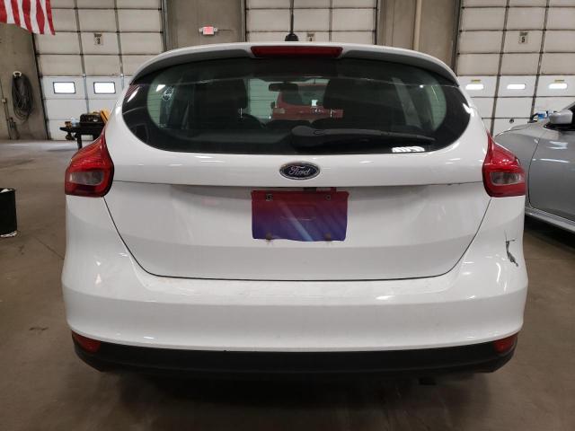 1FADP3K28HL259249 - 2017 FORD FOCUS SE WHITE photo 6