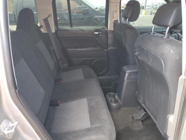 1C4NJRBB5FD417671 - 2015 JEEP PATRIOT SPORT GRAY photo 11