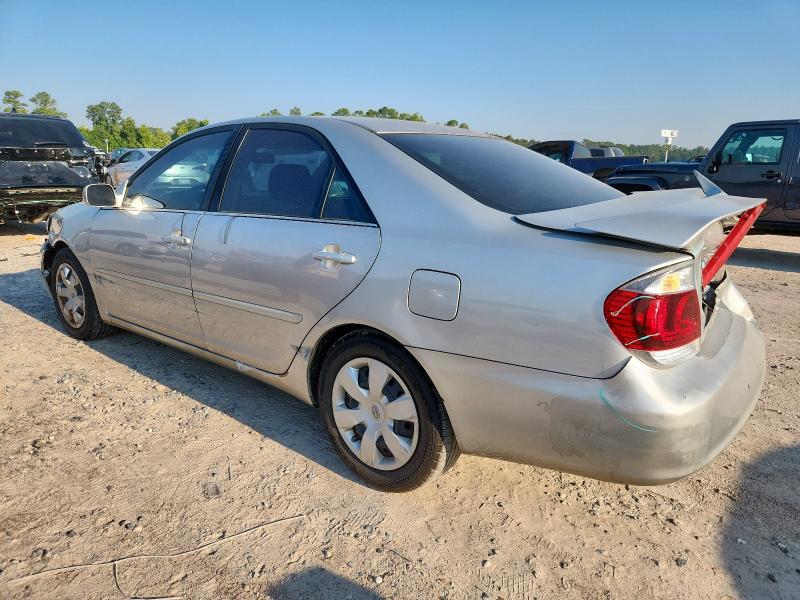 4T1BE32K75U526986 - 2005 TOYOTA CAMRY LE SILVER photo 2