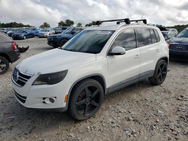 2011 VOLKSWAGEN TIGUAN S, 