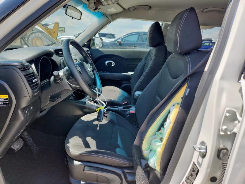 KNDJN2A23K7645138 - 2019 KIA SOUL 白色 照片 7