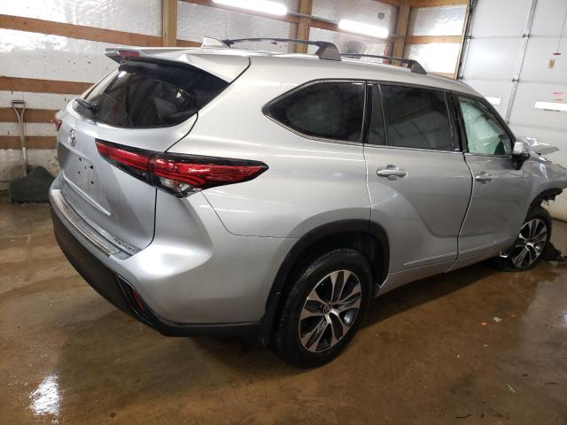 5TDGZRBH5LS516013 - 2020 TOYOTA HIGHLANDER XLE SILVER photo 3