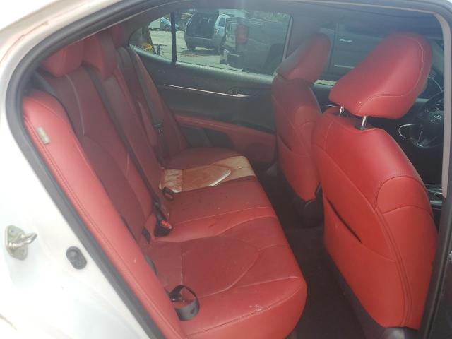 4T1BZ1HK5KU031942 - 2019 TOYOTA CAMRY XSE WHITE photo 10