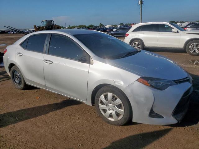 5YFBURHE0JP804906 - 2018 TOYOTA COROLLA L Gümüş fotoğraf 4
