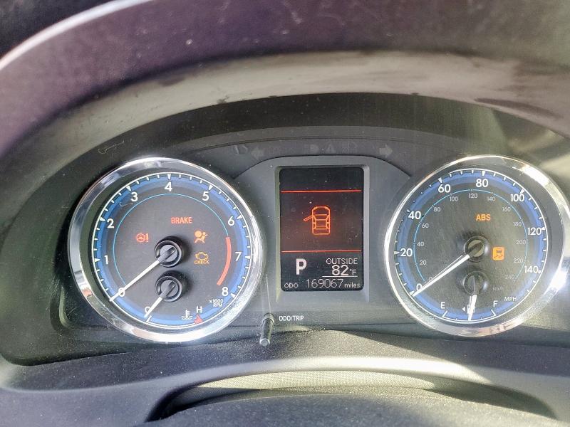 5YFBURHE0JP804906 - 2018 TOYOTA COROLLA L Gümüş fotoğraf 9