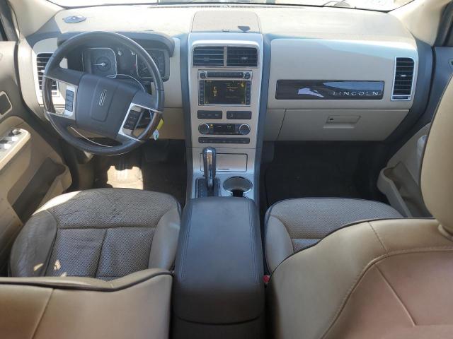 2LMDJ8JC0ABJ18264 - 2010 LINCOLN MKX WHITE photo 8