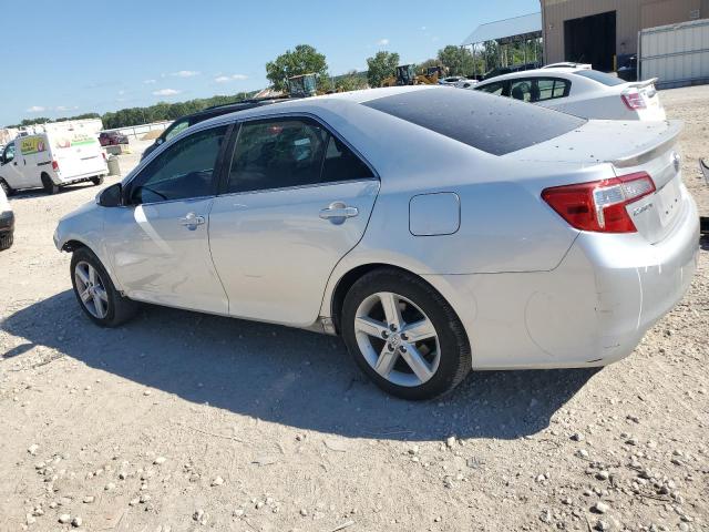 4T1BF1FK0CU055630 - 2012 TOYOTA CAMRY BASE ვერცხლისფერი ფოტო 2