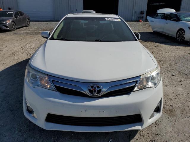 4T4BF1FK9CR260661 - 2012 TOYOTA CAMRY BASE WHITE photo 5