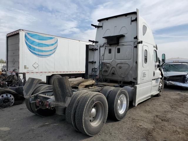 1FUJGHDV5GLGS3994 - 2016 FREIGHTLINER CASCADIA 1 WHITE photo 4