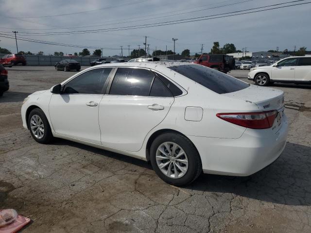 4T4BF1FK3FR480169 - 2015 TOYOTA CAMRY LE WHITE photo 2