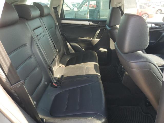 WVGEF9BP8CD009461 - 2012 VOLKSWAGEN TOUAREG V6 银色 照片 10