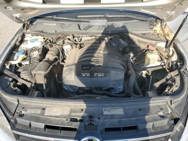 WVGEF9BP8CD009461 - 2012 VOLKSWAGEN TOUAREG V6 银色 照片 11