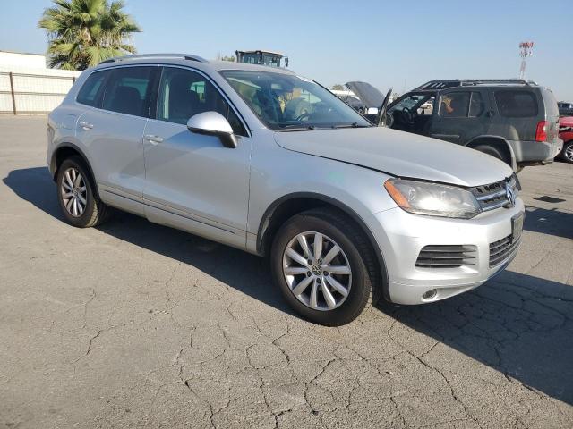 WVGEF9BP8CD009461 - 2012 VOLKSWAGEN TOUAREG V6 银色 照片 4