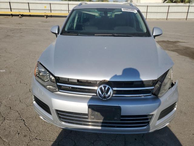 WVGEF9BP8CD009461 - 2012 VOLKSWAGEN TOUAREG V6 银色 照片 5