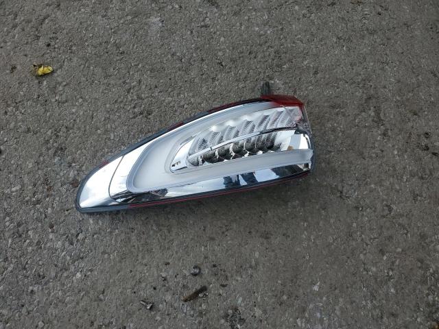 3FA6P0H78JR125598 - 2018 FORD FUSION SE Чорний фото 12