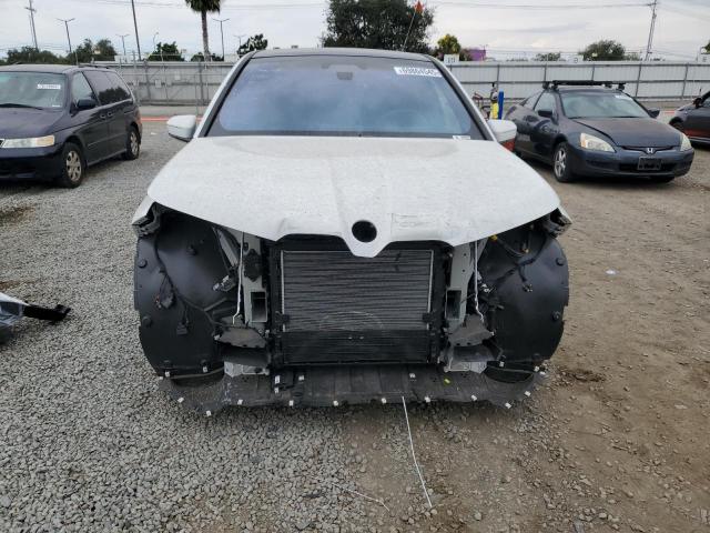 WB523CF09RCR57579 - 2024 BMW IX XDRIVE50 WHITE photo 5