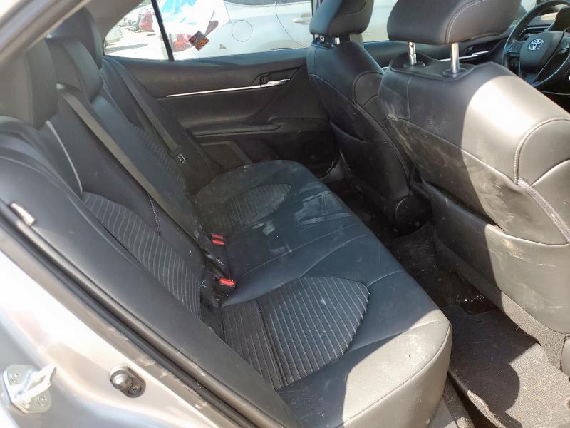 4T1G11AK7NU678757 - 2022 TOYOTA CAMRY SE 银色 照片 10