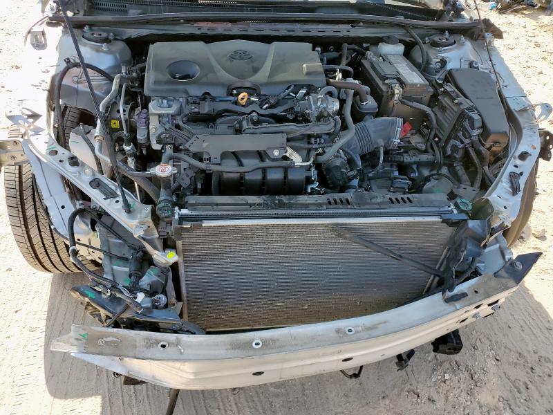 4T1G11AK7NU678757 - 2022 TOYOTA CAMRY SE 银色 照片 11