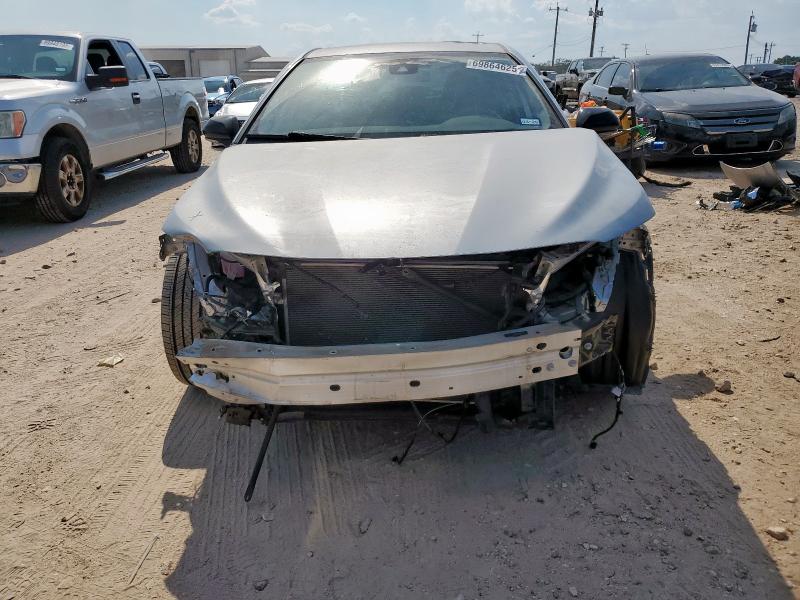 4T1G11AK7NU678757 - 2022 TOYOTA CAMRY SE 银色 照片 5